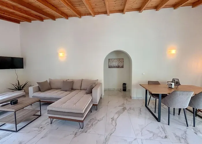 Magellanos Mint House- Kinopiastes *